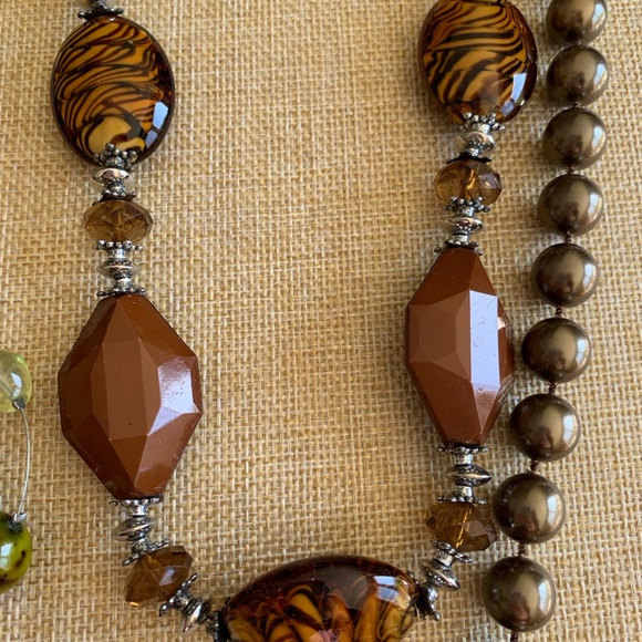 Curated set of 3 warm tone necklaces. Mix and match. - Picture 4 of 7